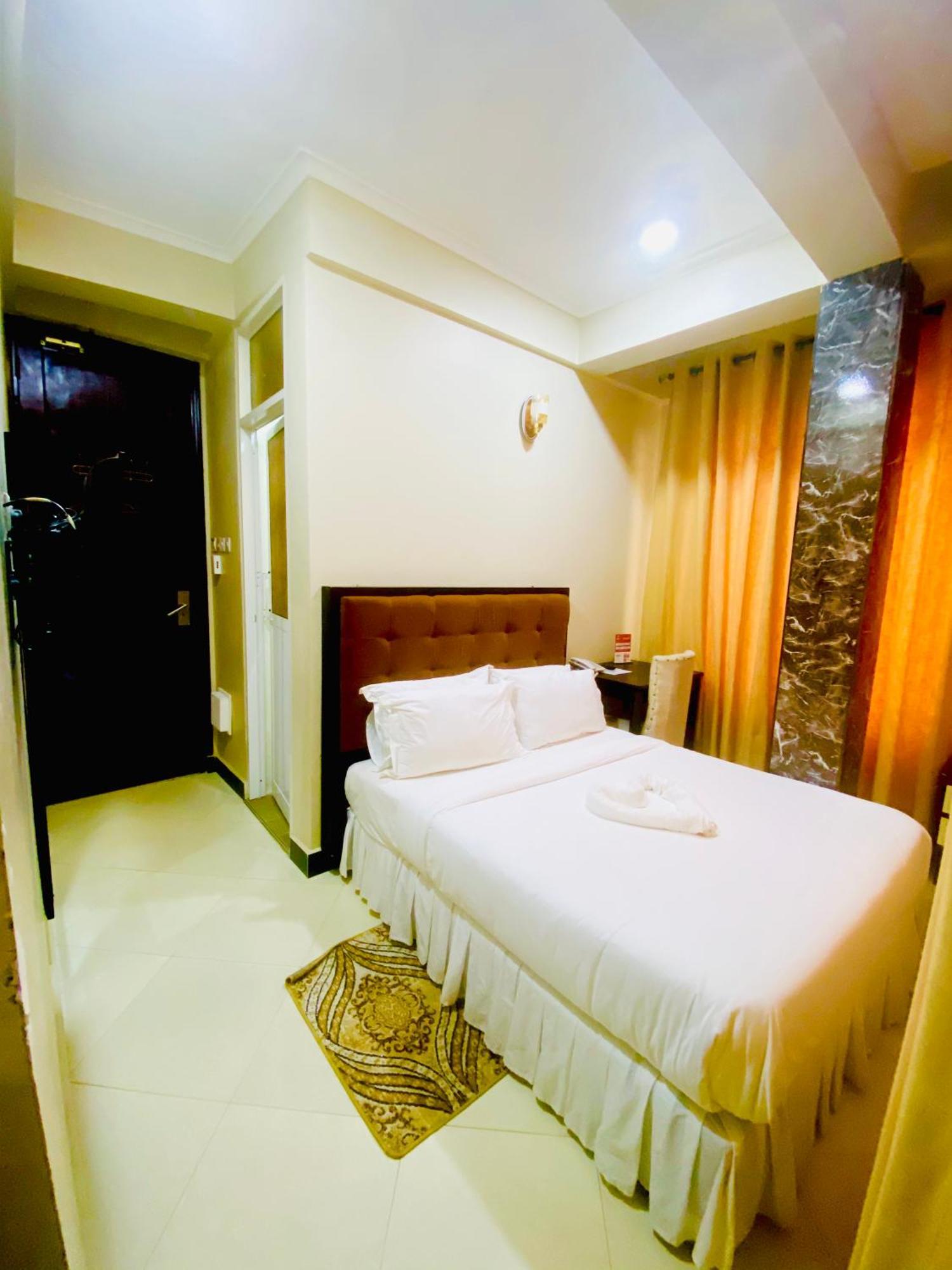 Diary Hotel Dar es Salaam Bagian luar foto