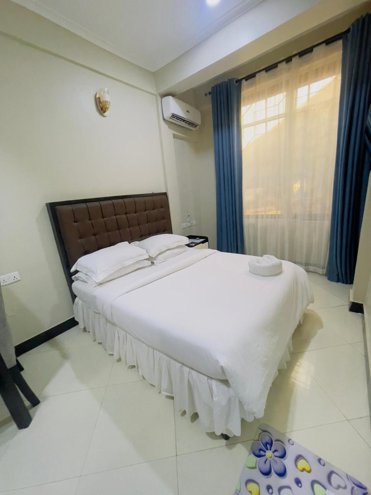 Diary Hotel Dar es Salaam Bagian luar foto
