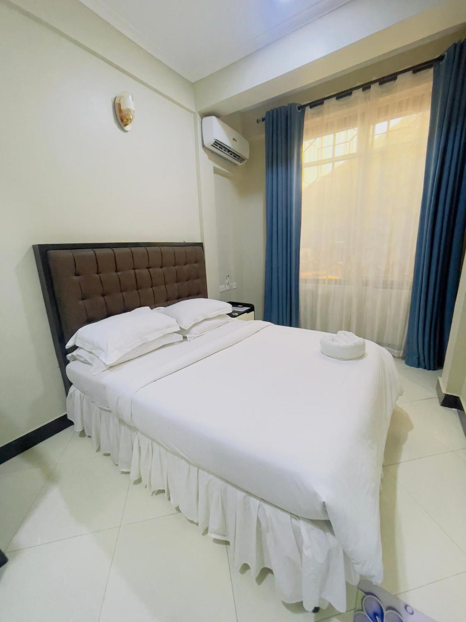 Diary Hotel Dar es Salaam Bagian luar foto