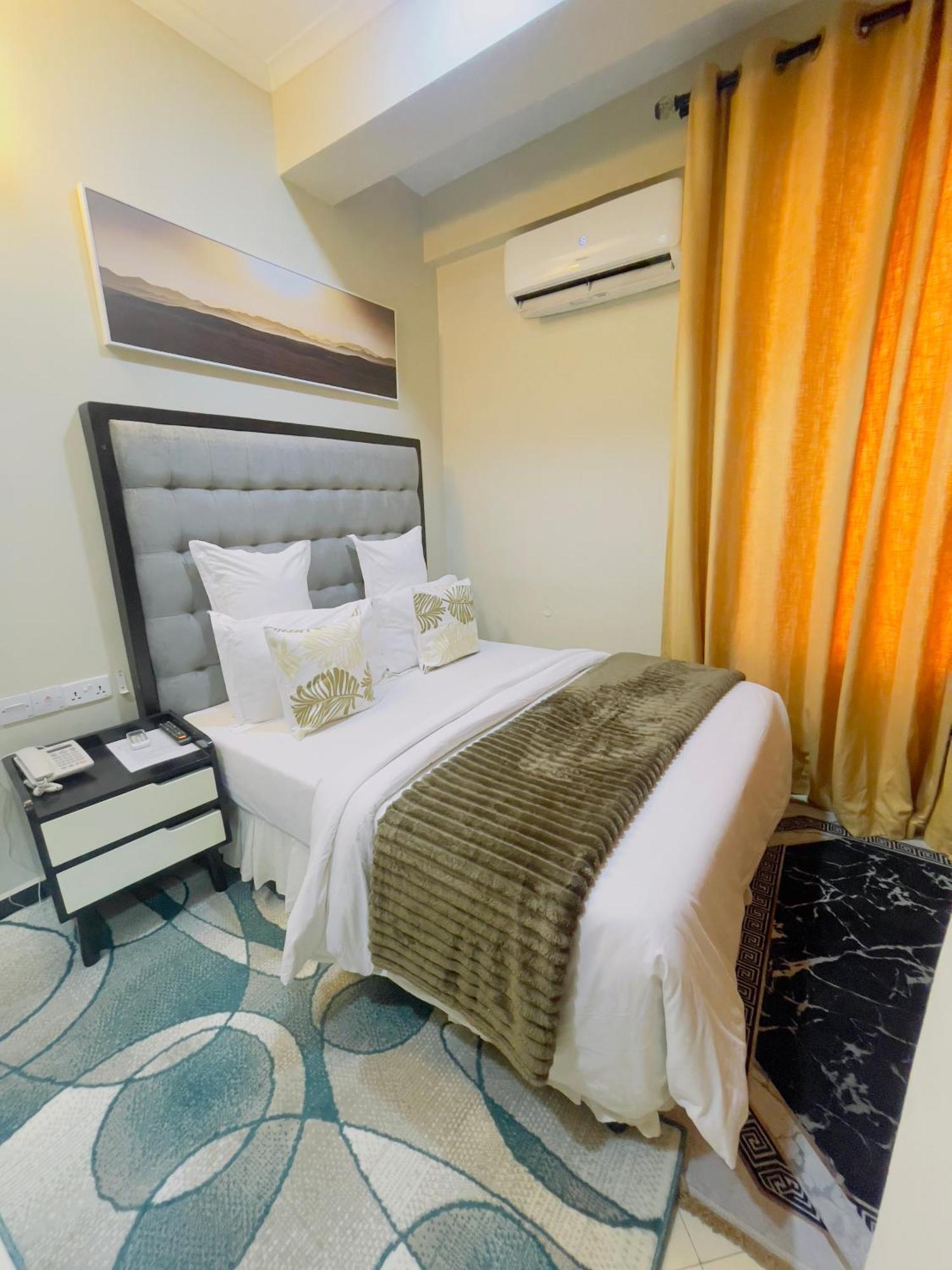 Diary Hotel Dar es Salaam Bagian luar foto